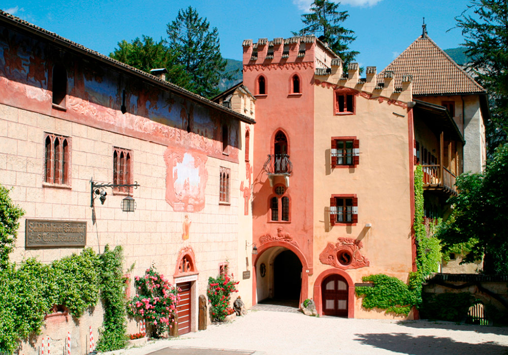 Schlosskellerei Tiefenbrunner - Wine Bar Turmhof